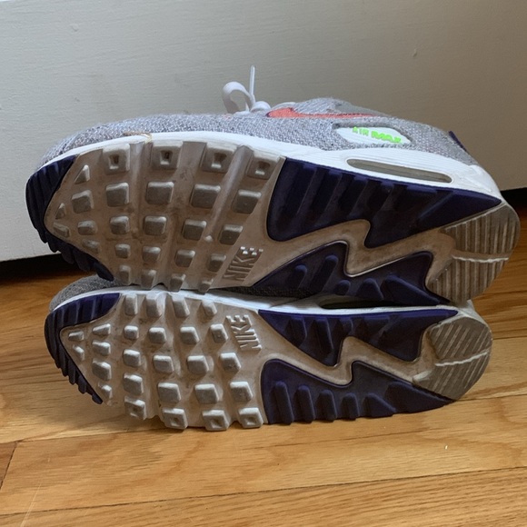 Unique Nike Air Max 90 “Court Purple” with recycled materials - Picture 5 of 9